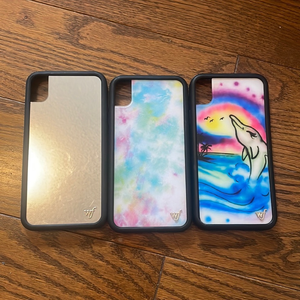 Wildflower iPhone XR 3 Cases Excellent Condition